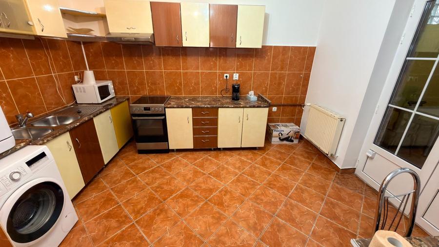 Casă cu 6 camere cu Teren 200 Mp în Calea Dumbrăvii
