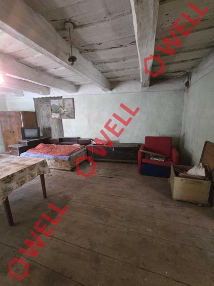 Casă cu 2 camere cu Teren 1685 Mp în Măieruș