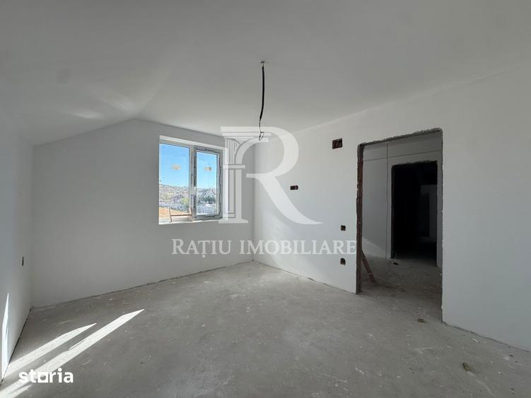 Casă cu 6 camere cu Teren 480 Mp în Oncea