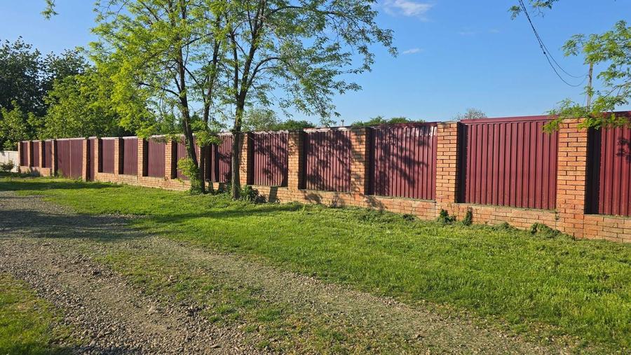 Casă cu 2 camere cu Teren 1800 Mp în Cristești
