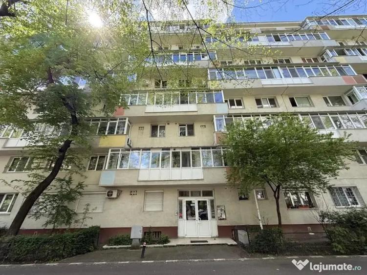 Apartament cu 2 camere semidecomandat în 1 Mai