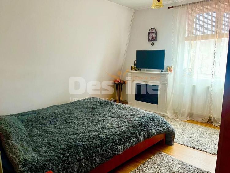 Casă individuală cu 5 camere cu Canalizare în Bucium