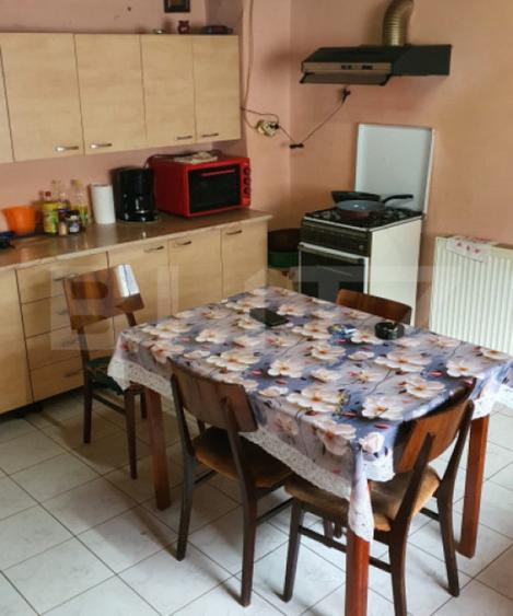Casă cu 2 camere cu Teren 445 Mp în Piața Centrală