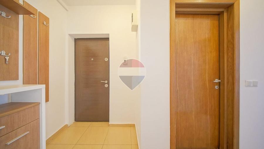 Apartament cu 2 camere decomandat în Tractorul