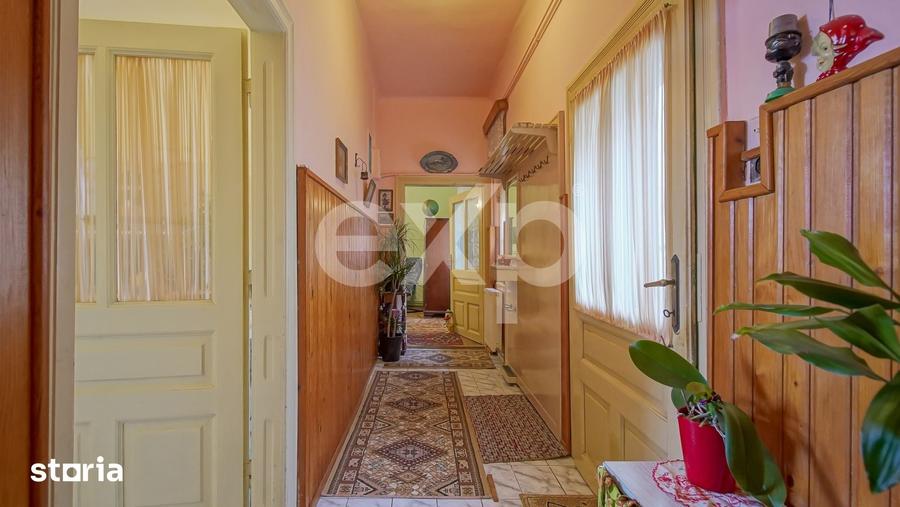 Casă cu 5 camere cu Teren 355 Mp în Schei