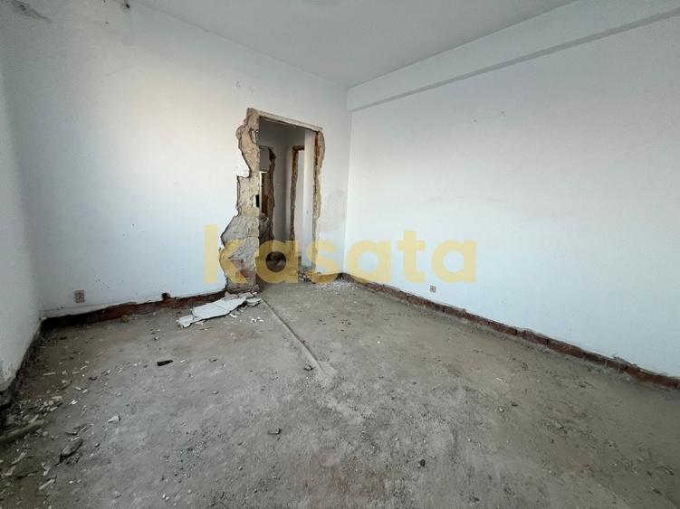 Apartament cu 3 camere decomandat în Dacia