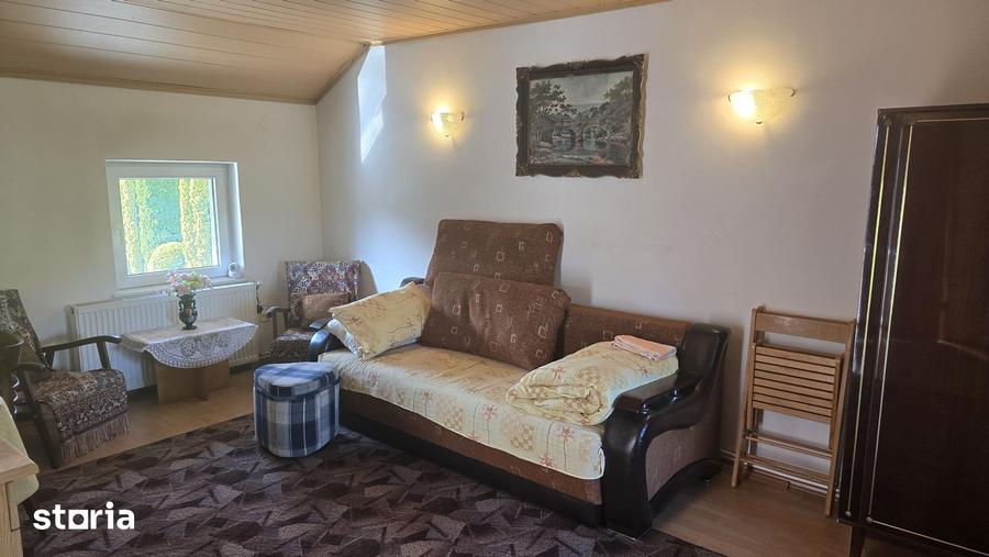 Casă cu 5 camere cu Teren 1159 Mp în Ceangăi