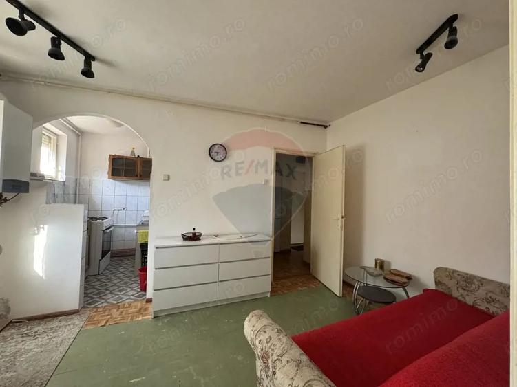 Ap. cu 3 camere, et.4, str. Feleac 1A - 7