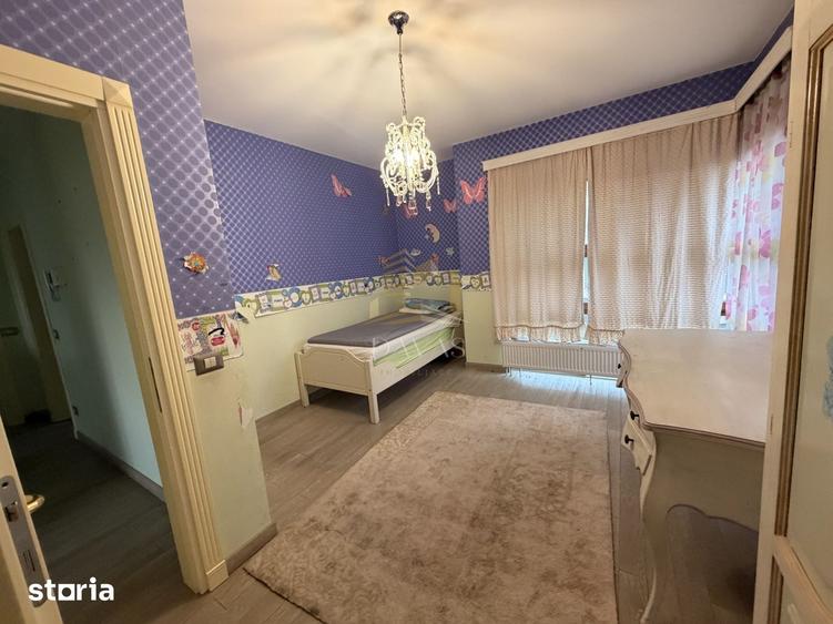 Casă cu 5 camere cu Teren 500 Mp în Gruia