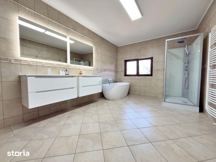 Casă cu 5 camere cu Teren 781 Mp în Gai