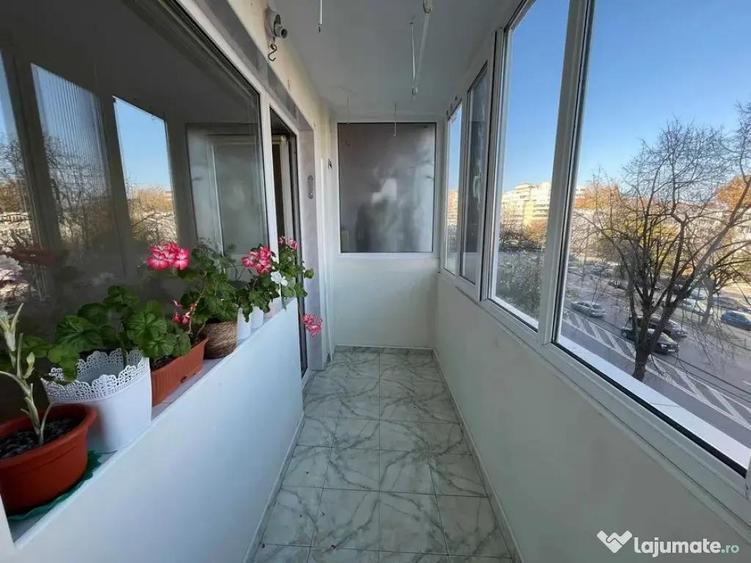 Apartament cu 3 camere decomandat în Tomis Nord