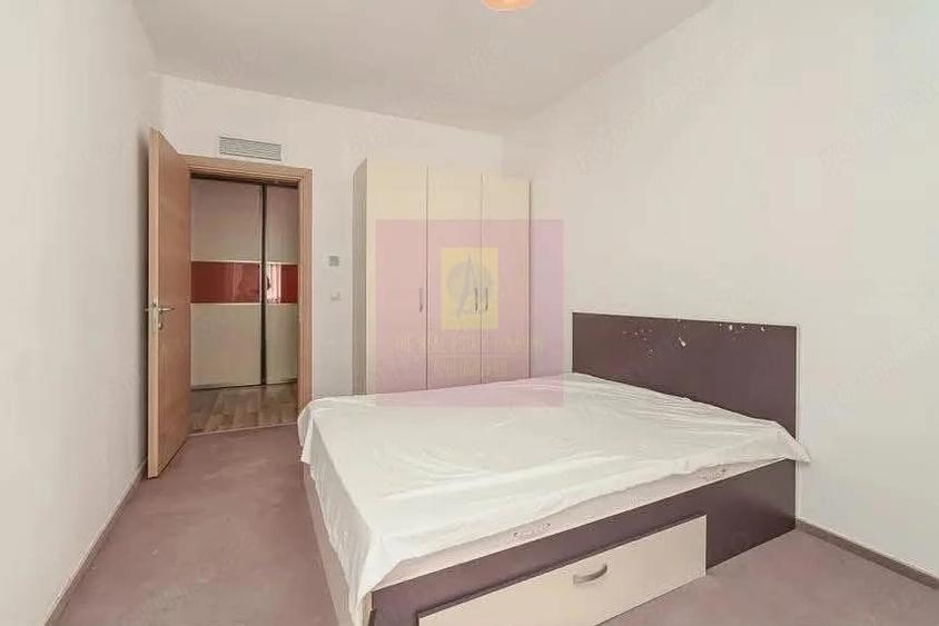Apartament cu 3 camere decomandat în Vitan