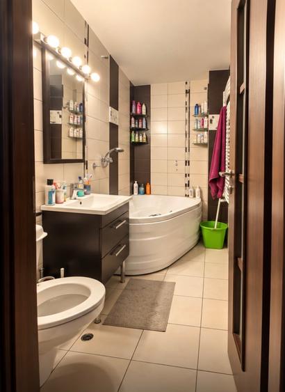 Apartament cu 4 camere în Vitan Mall