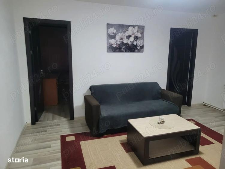 Apartament cu 3 camere semidecomandat în Central