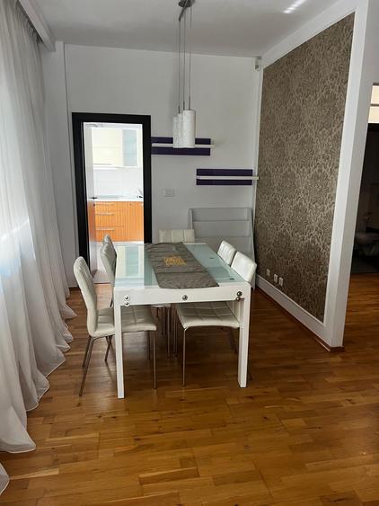 Apartament cu 3 camere în Băneasa
