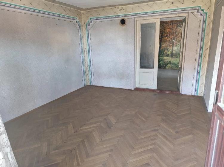 Casă cu Teren 1335 Mp în Săvinești