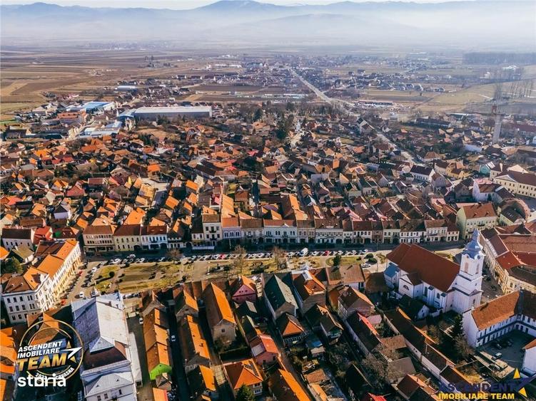 Casă cu 4 camere în Sânzieni