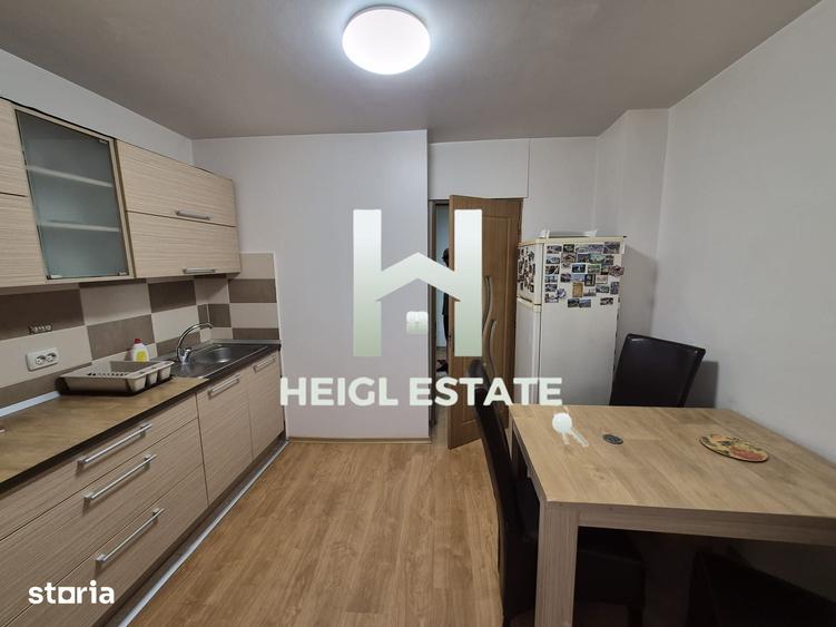 Apartament cu 3 camere decomandat în Soarelui
