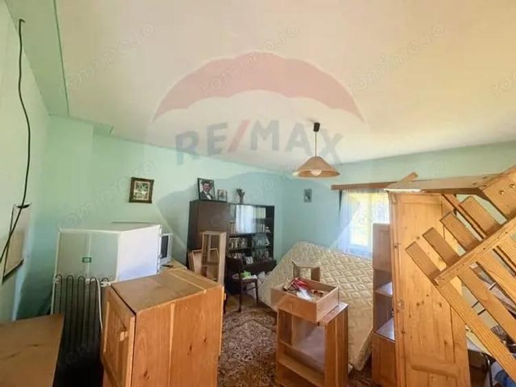 Casă cu 3 camere cu Teren 6039 Mp în Desești