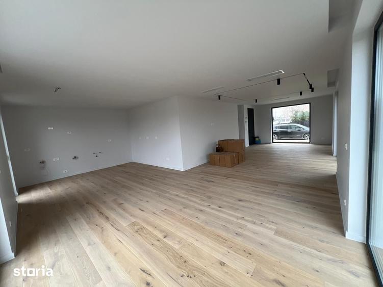 Casă cu 4 camere cu Teren 300 Mp în Tunari
