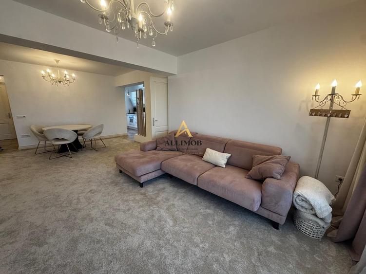 Apartament cu 4 camere decomandat în Străulești
