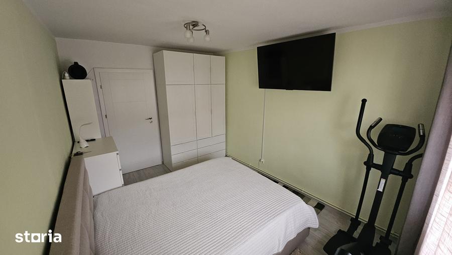 Apartament cu 4 camere decomandat în Dârste