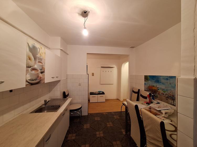 Apartament cu 4 camere decomandat, mobilat în Freidorf
