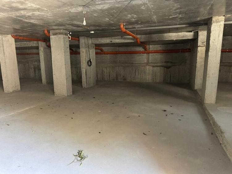 Spațiu comercial, de 300 mp, în Militari