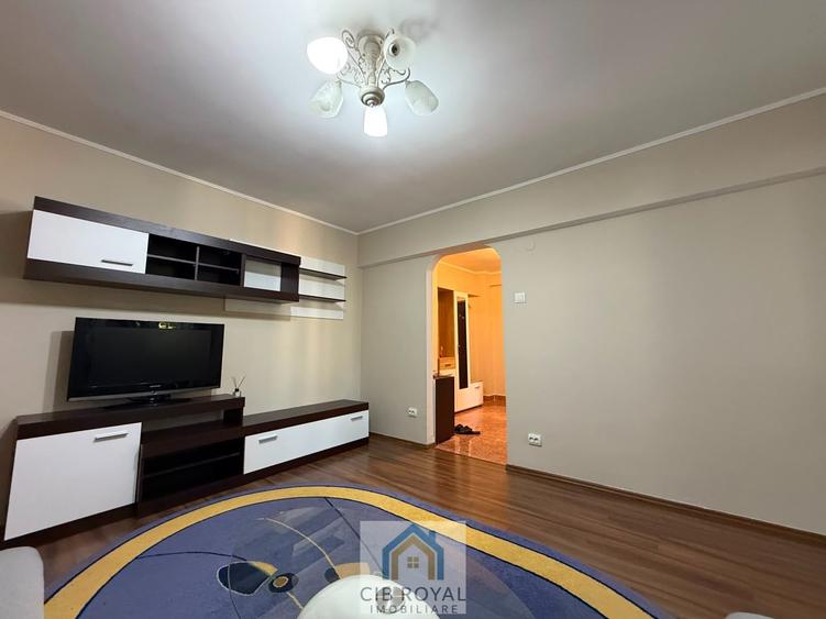 Apartament cu 3 camere semidecomandat în Câmpia Libertății