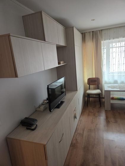 Apartament cu 3 camere decomandat în Dacia