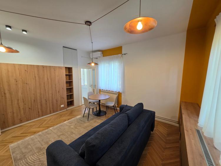Apartament cu 2 camere semidecomandat în Kiseleff