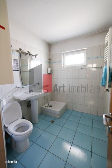 Casă cu 6 camere cu Teren 74 Mp în Domenii