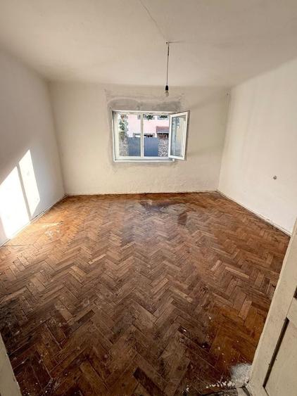 Casă cu 3 camere în Central