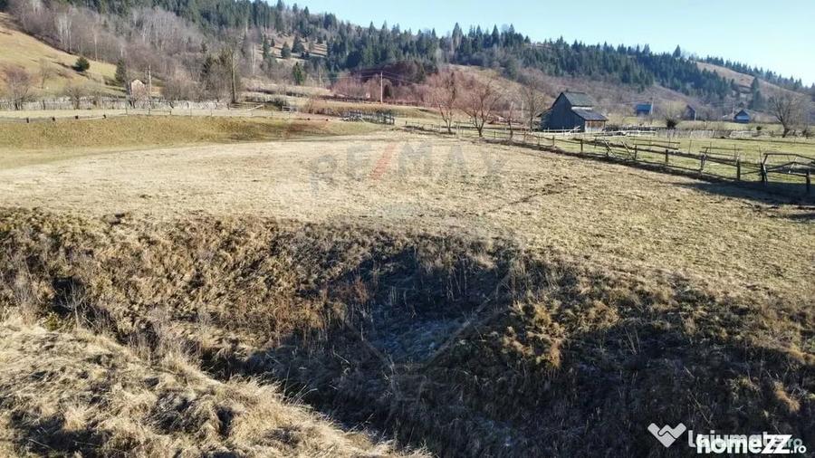 Teren de 5282 mp, în Vatra Moldoviței