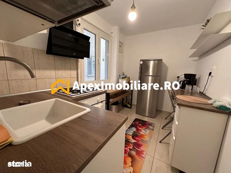 Apartament cu 2 camere decomandat în Universitate