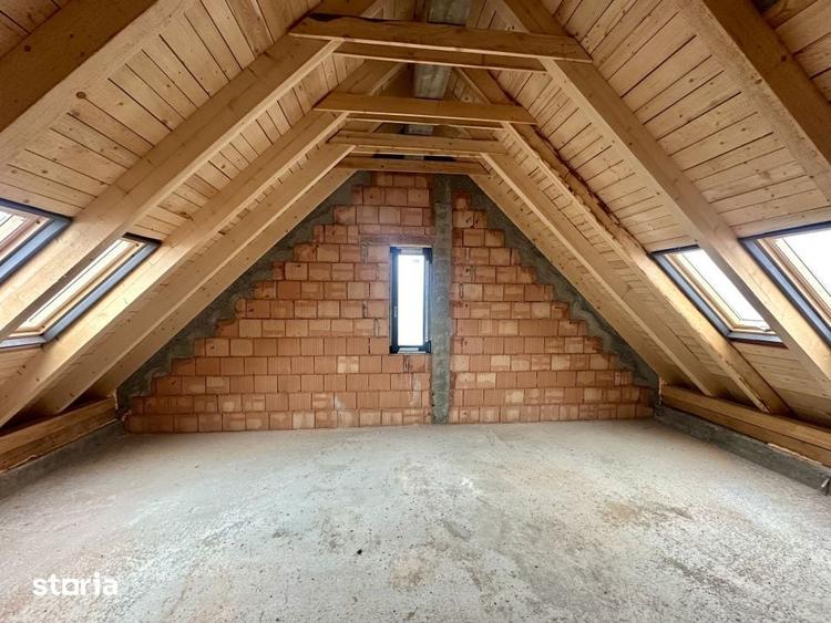 Casă cu 6 camere cu Teren 523 Mp în Ciurila