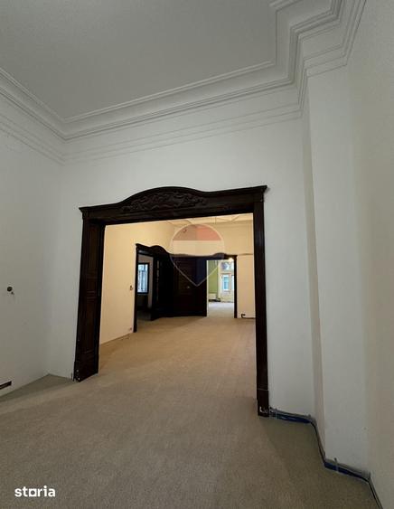 Apartament cu 5 camere în Eminescu