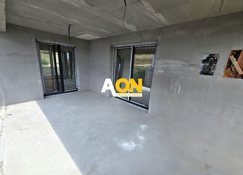 Casă individuală cu 4 camere cu Canalizare în Cetate