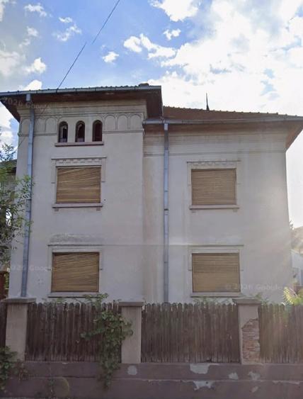 Casă cu Teren 500 Mp în Central