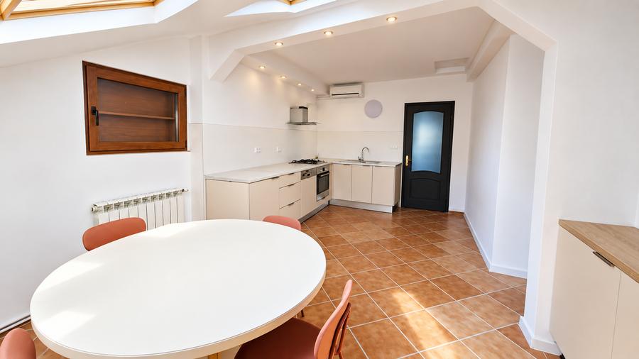 Apartament cu 3 camere în Dorobanți