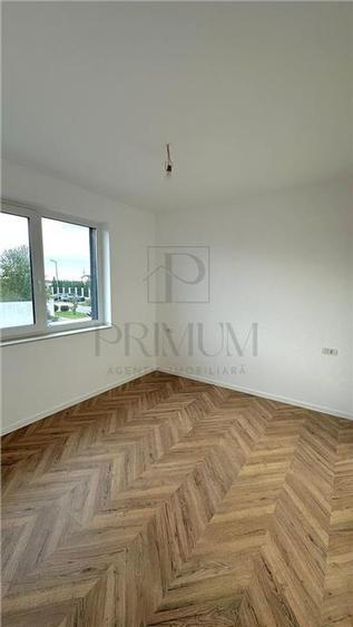 Duplex cu 5 camere cu Canalizare în Dumbrăvița