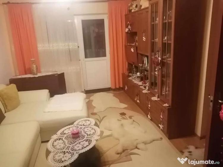Vand apartament 2 camere Decomandat - 1
