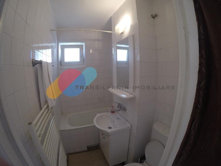 Apartament cu 3 camere semidecomandat, mobilat în Mănăștur