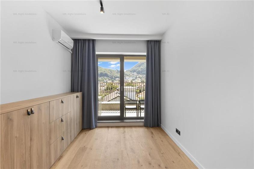 Apartament cu 3 camere decomandat, mobilat în Central