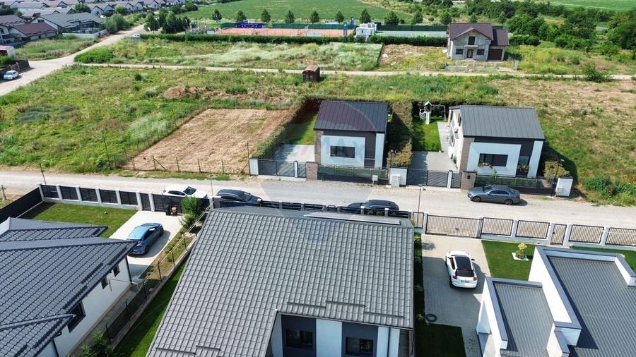 Teren Construcții intravilan de 422 mp, în Nord