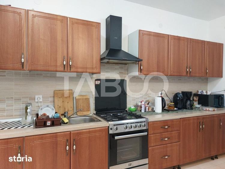 Casa de vanzare 4 dormitoare 1357 m curte terasa livada cu pomi Mohu - 5