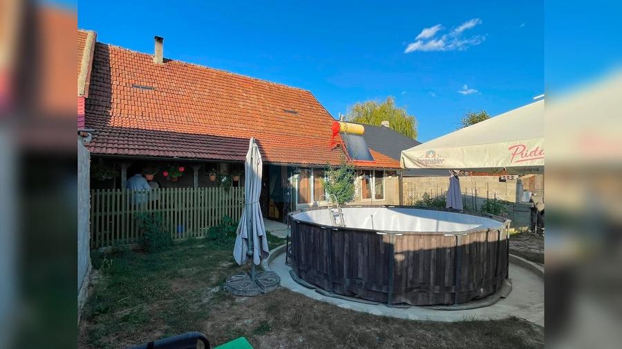 Casă cu 2 camere cu Teren 539 Mp în Târnova
