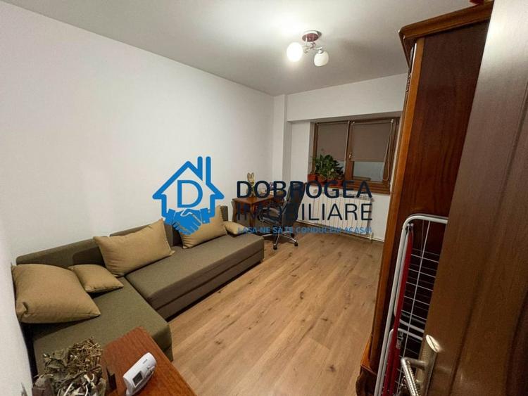Apartament cu 4 camere decomandat, mobilat în Peco