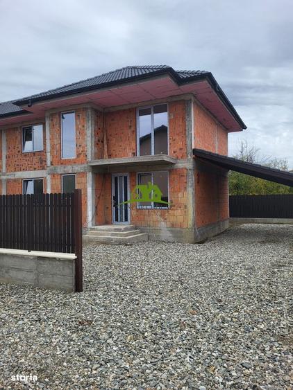 Casă cu 4 camere în Goranu