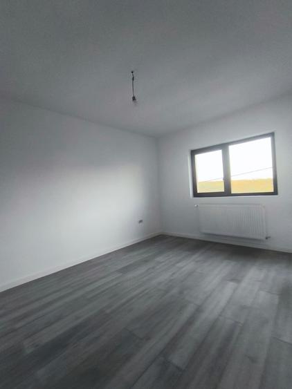 Casă individuală cu 5 camere cu Canalizare în Valea Lupului